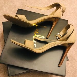 Single strap high heels! ❤️ Taupe